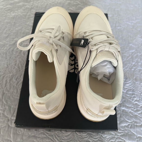 NWT Out N About III Sorrell - Picture 6 of 16